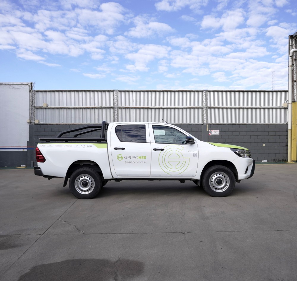 Toyota Hilux DX — foto 5